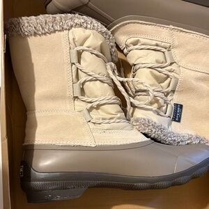 Sperry Women's Winter Boots in Cream and Brown